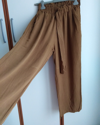 Pantaloni motivi