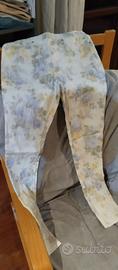 leggings floreali e in pelle