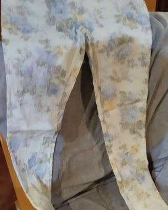 leggings floreali e in pelle