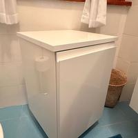 Mobiletto bagno con rotelle