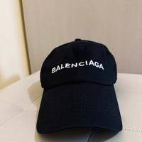 Cappello Balenciaga originale