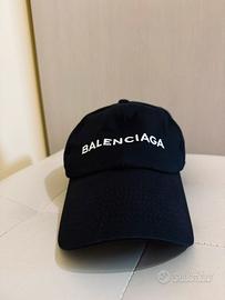 Cappello Balenciaga originale