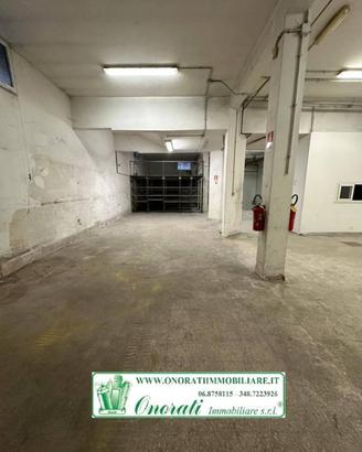 Immobile di 340 m² con 1 locale a Roma