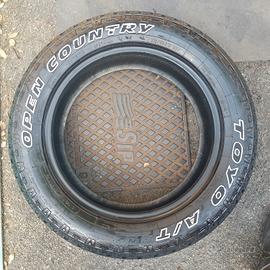 gomme Toyo open country a/t plus 215 60 17 96v