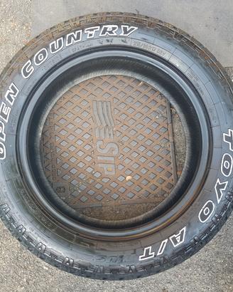 gomme Toyo open country a/t plus 215 60 17 96v