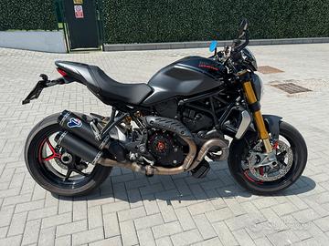 Ducati Monster 1200 S