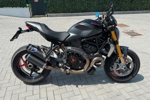 Ducati Monster 1200 S