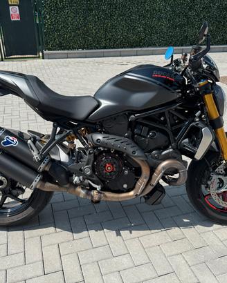 Ducati Monster 1200 S