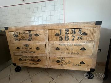 Cassettiera industriale vintage con ruote