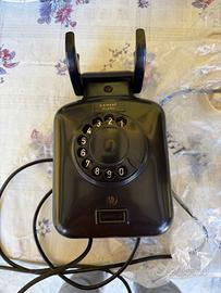 Telefono a muro in bacalite nera anni 50/60