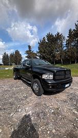 Dodge Ram 3500 doppie ruote posteriori