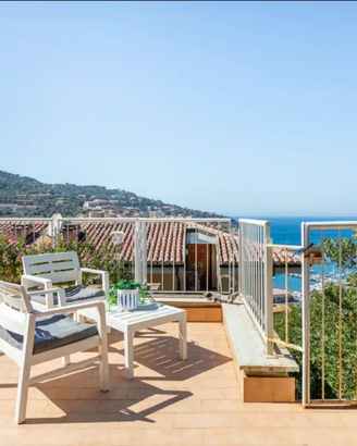 Casa con vista su Porto Santo Stefano e Talamone