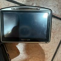 navigatore  tomtom  piu un altro moto auto