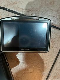 navigatore  tomtom  piu un altro moto auto