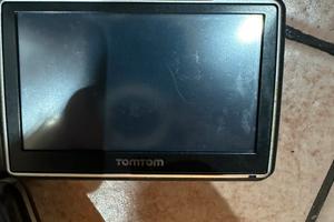 navigatore  tomtom  piu un altro moto auto
