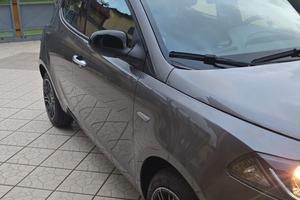 Lancia Ypsilon 1.0 ibrida euro 6 2024