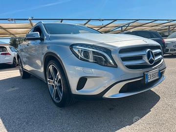 Mercedes GLA 220 4Matic Automatica