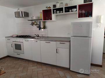 Cucina lineare al Lido