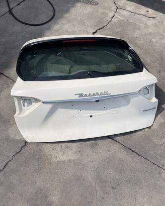 BAULE - PORTELLONE POSTERIORE MASERATI LEVANTE 202