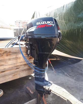 Motore fuoribordo SUZUKY 15 HP