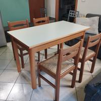 tavolo e 4 sedie 