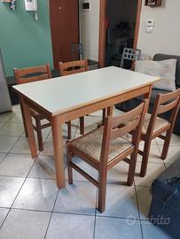 tavolo e 4 sedie 