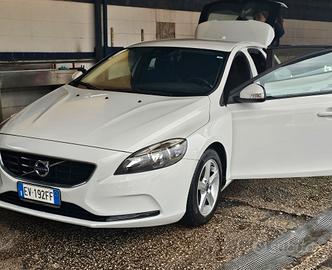 Volvo V40 D2