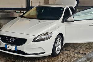 Volvo V40 D2