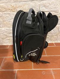 Givi EA102B Borsa da serbatoio 25L per moto nera