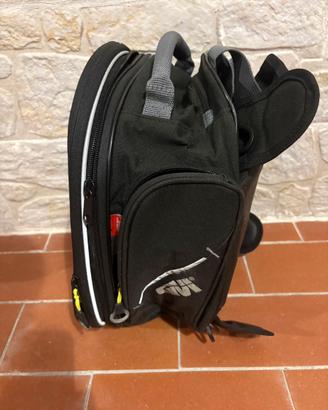 Givi EA102B Borsa da serbatoio 25L per moto nera