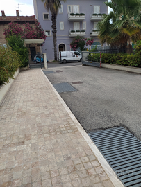 Posto moto o bici all'aperto