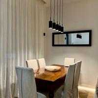 Tavolo  con gambe a cipolla completo di 6 sedie