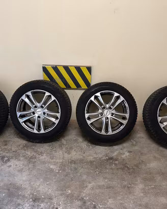 4 cerchi in lega 16” + gomme invernali Good Year