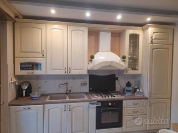 cucina in decape' in vero legno 