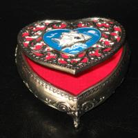 Scatoletta cm. 9x9 nuova a forma di cuore