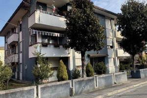 Immobile in asta di 144 m² con 4 locali e box auto