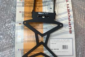 Portatarga e cupolino sportivi Tmax 530