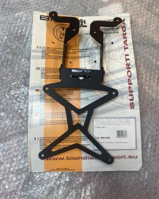 Portatarga e cupolino sportivi Tmax 530