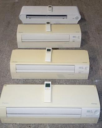 4 Split Daikin Inverter con piastra e telecomando 