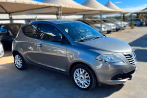 Lancia Ypsilon 1.2 69 CV Unyca