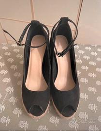 Scarpa con zeppa