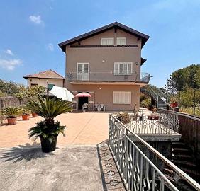Villa bifamiliare Pedara bassa - Via Etnea