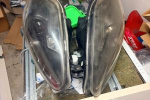 Fari per fiat grande punto sfondo nero
