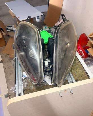 Fari per fiat grande punto sfondo nero