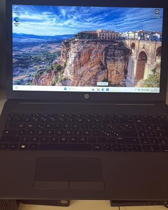 PC Portatile HP 255 G7