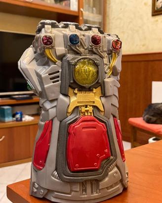 Guanto thanos,elettronico,con gemme dell’infinito