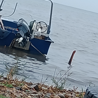 Barca più due motori