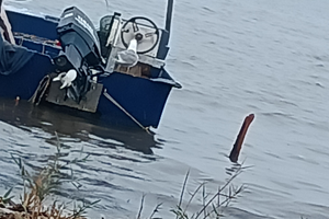 Barca più due motori