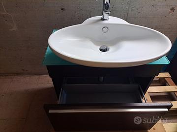 Mobile bagno con lavello