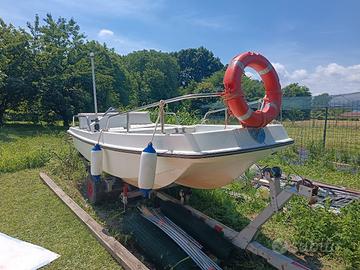 motoscafo 25 hp doppia chiglia + carello
